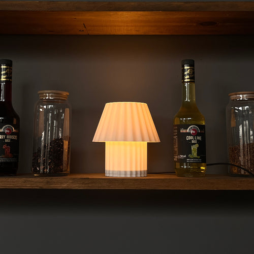 BURGU Abajur – Minimalist Masa ve Komodin Lambası
